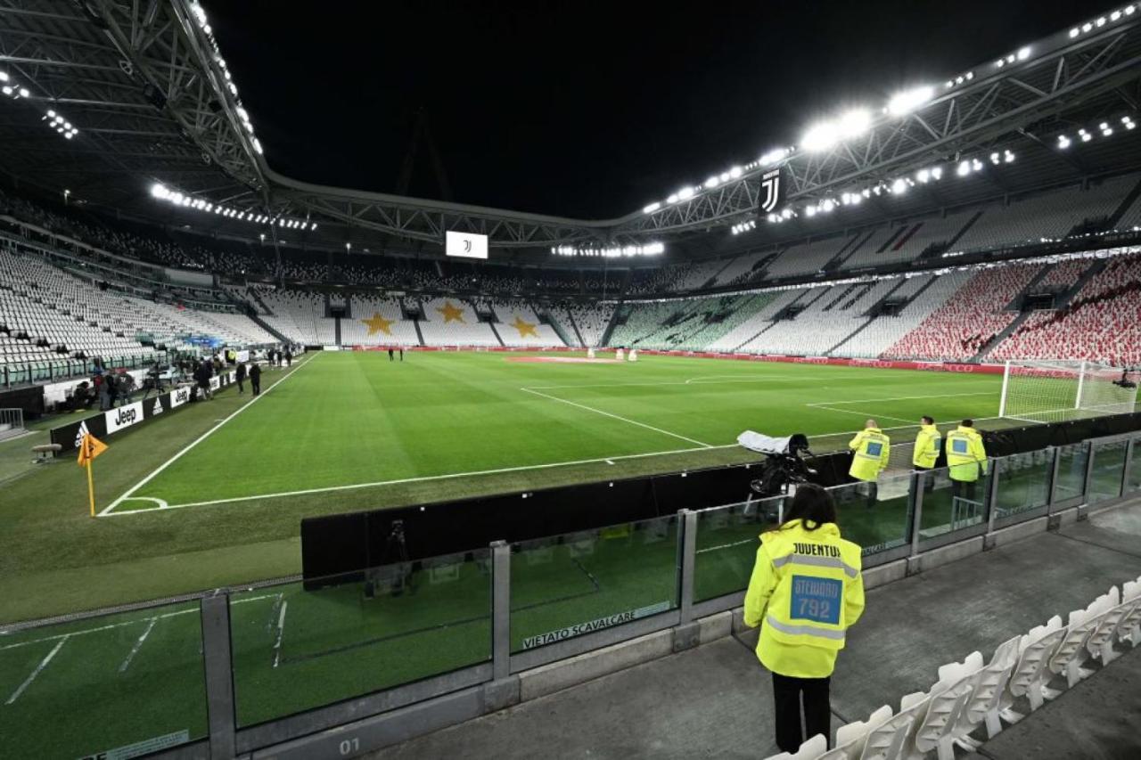 Tra Stadio E Storia - Fronte Allianz Stadium Juventus Venaria Reale Exterior foto